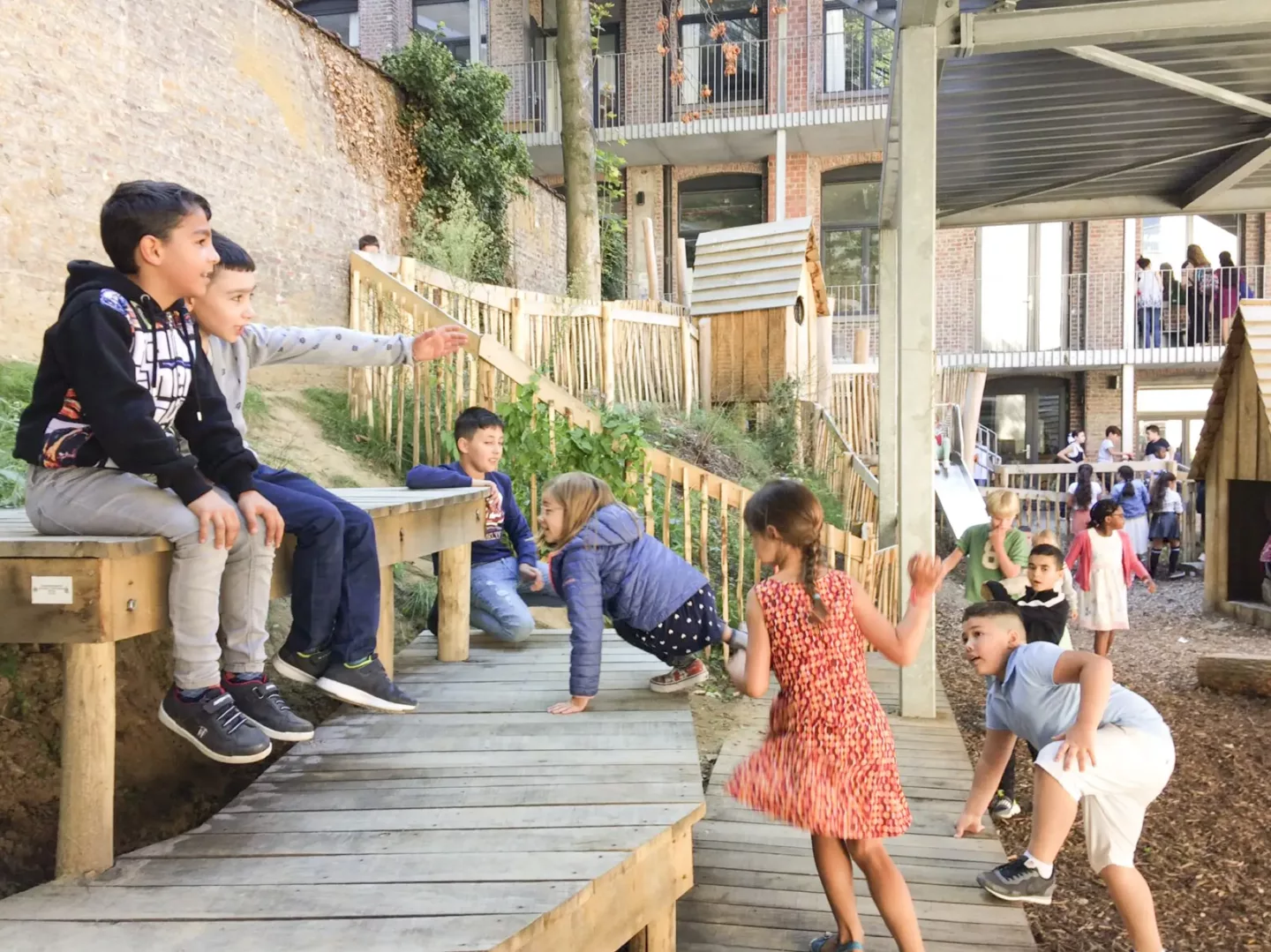 Natuurlijke speelplaatsen en schoolomgevingen