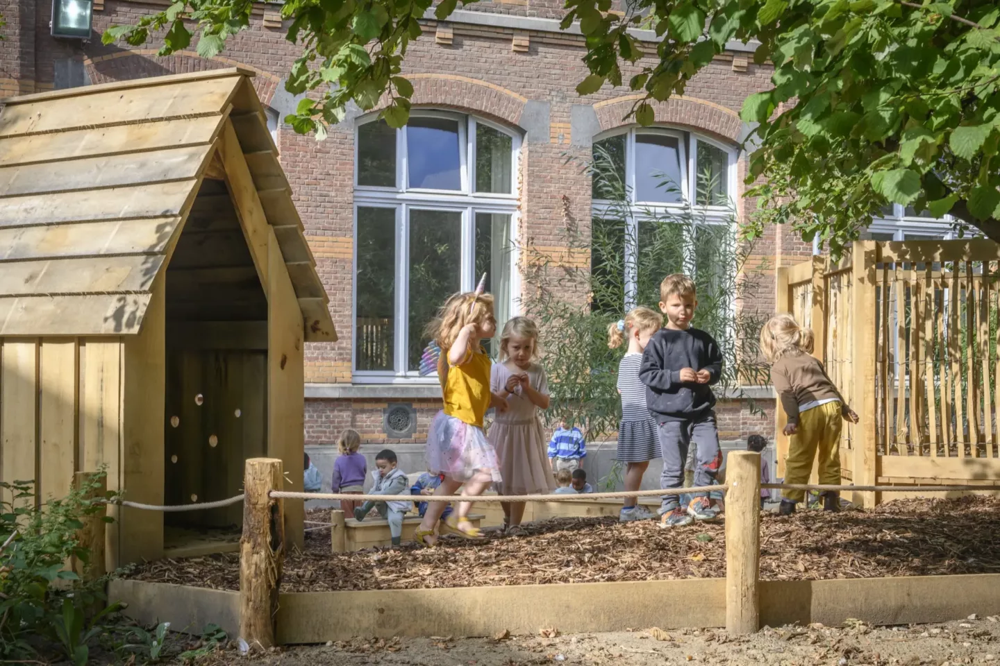 Natuurlijke speelplaatsen en schoolomgevingen