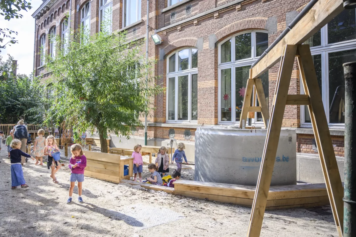 Natuurlijke speelplaatsen en schoolomgevingen