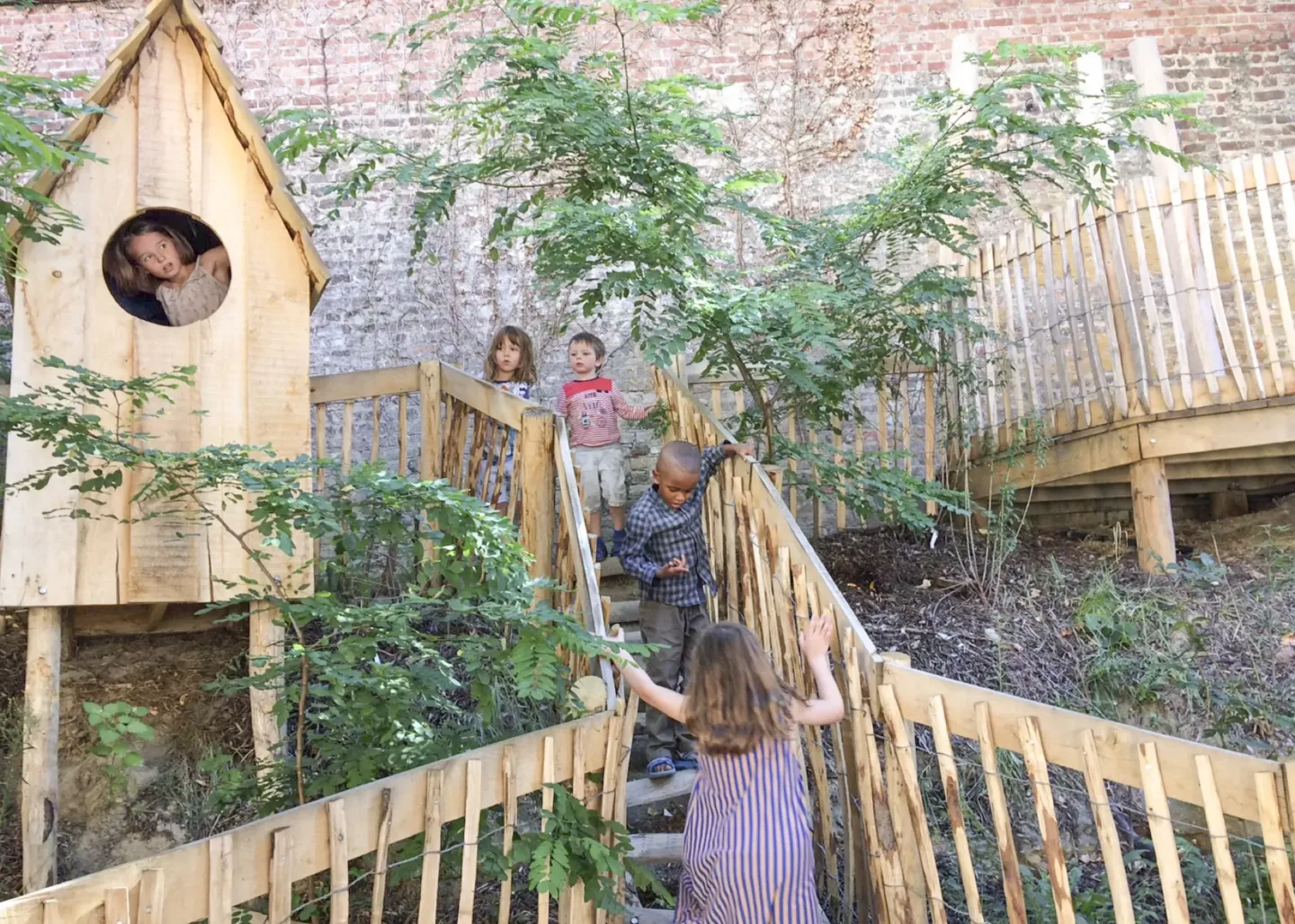 Natuurlijke speelplaatsen en schoolomgevingen